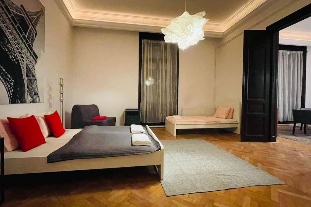 Apartament New, 195 Sqm, Full Center Of