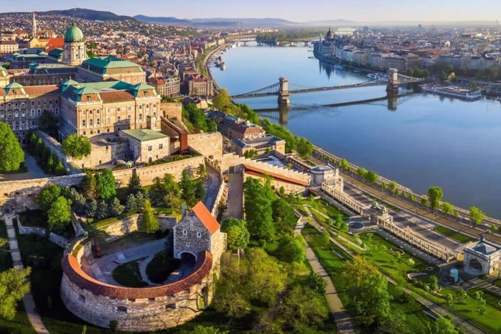 New, 195 Sqm, Full Center Of Budapesta