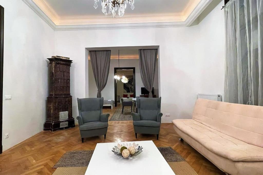 New, 195 Sqm, Full Center Of Budapesta