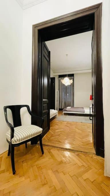 New, 195 Sqm, Full Center Of Apartament *