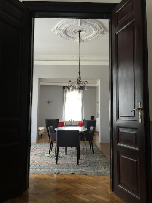 New, 195 Sqm, Full Center Of Apartament