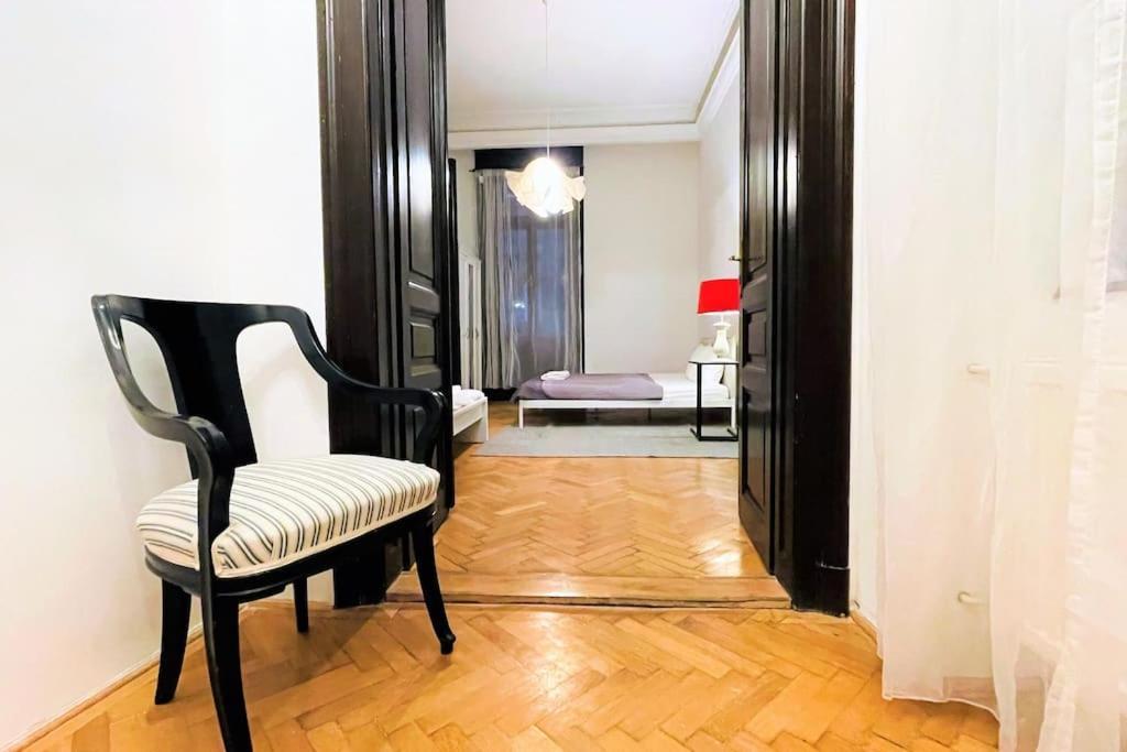 Apartament New, 195 Sqm, Full Center Of
